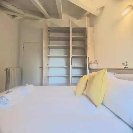 Modern Viggi شقة Viggiù